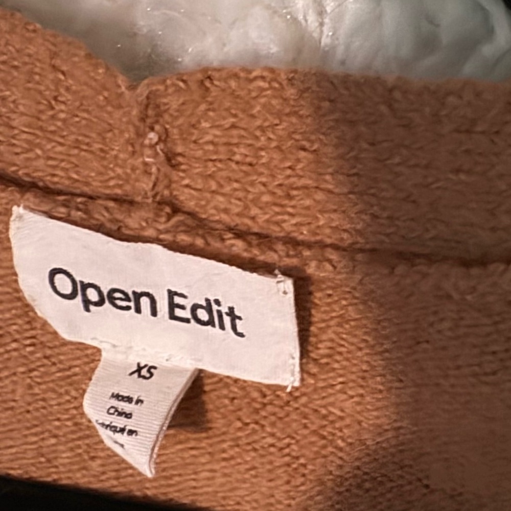 Open Edit  2-in-1-set Wool BANDEAU TOP & CARDIGAN SET IN TAN DALE - Picture 8 of 14